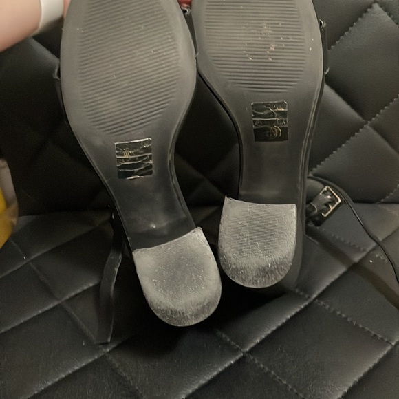 •BLACK HEELS• - Picture 8 of 8